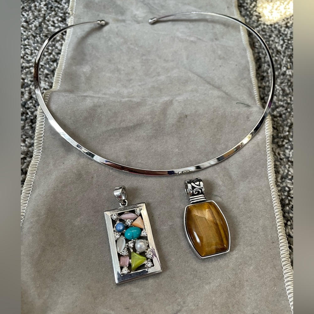 Lia Sophia chocker necklace set